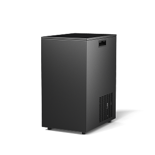 Q3_Front_Black_Glass_Final 1